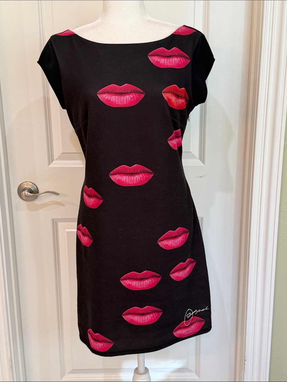 Black Sheath Dress with Pink Lip Print LipSense SeneGence